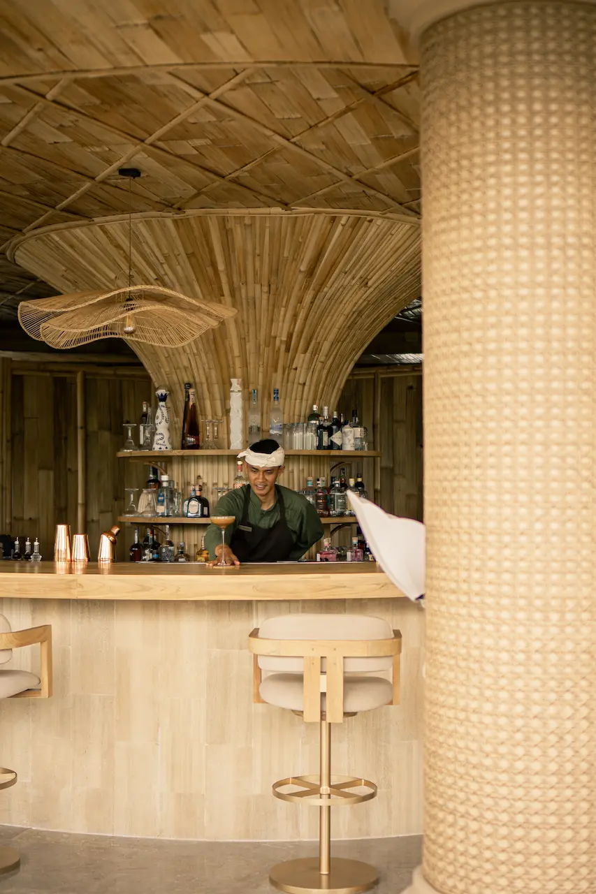 aura bar