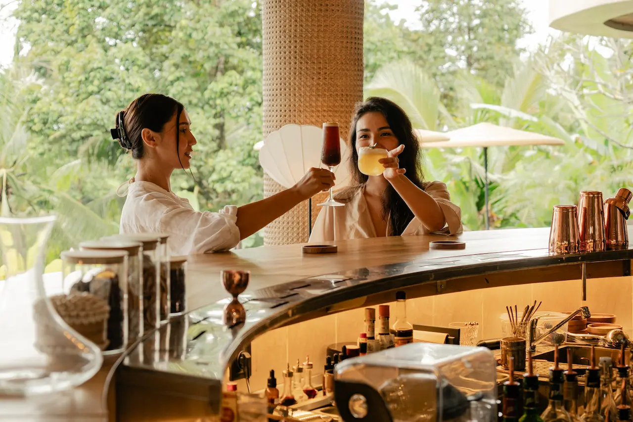 Aura Bar