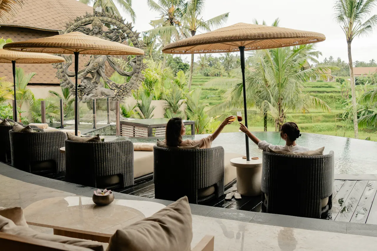 Aura Bar