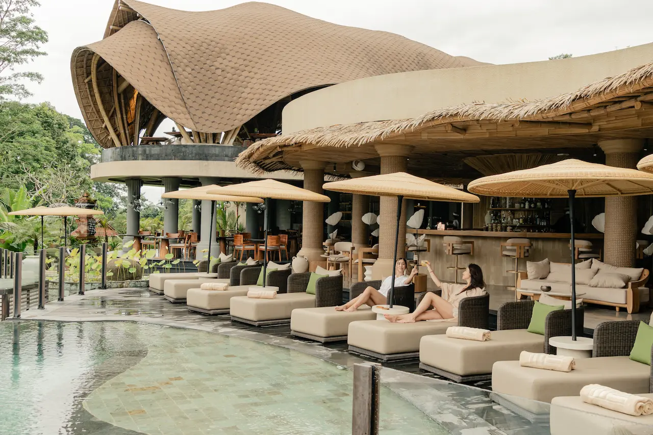 Aura Bar