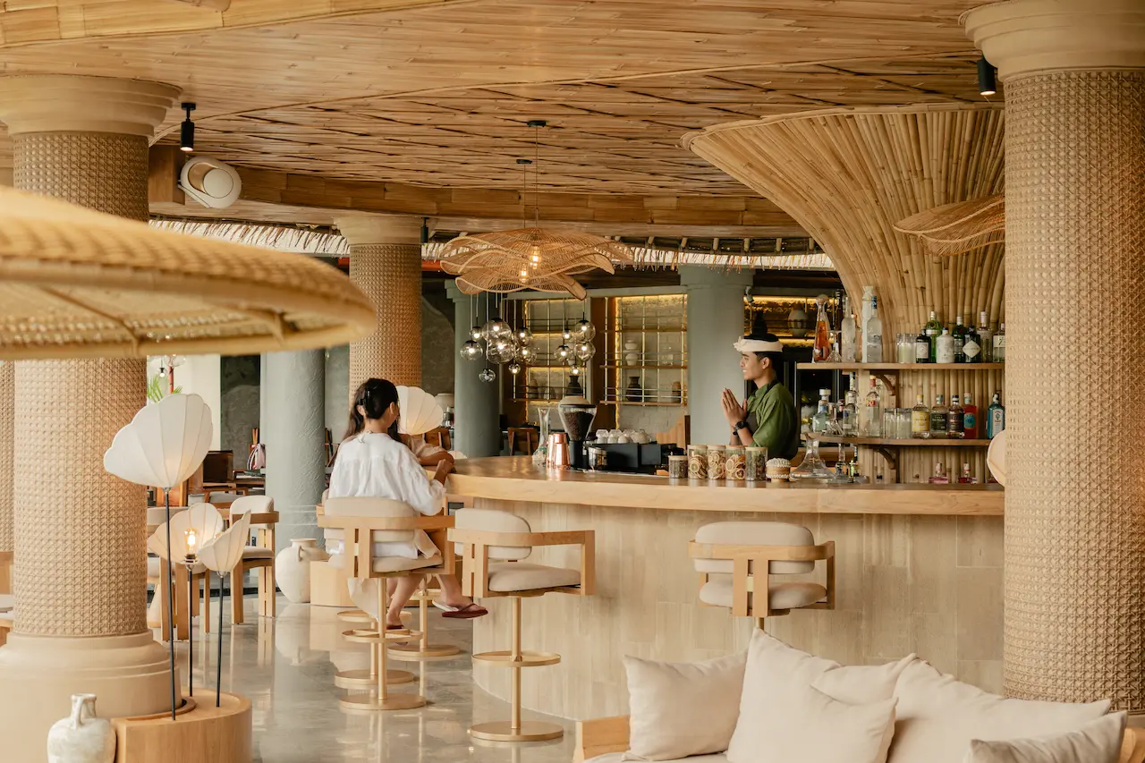 Aura Bar